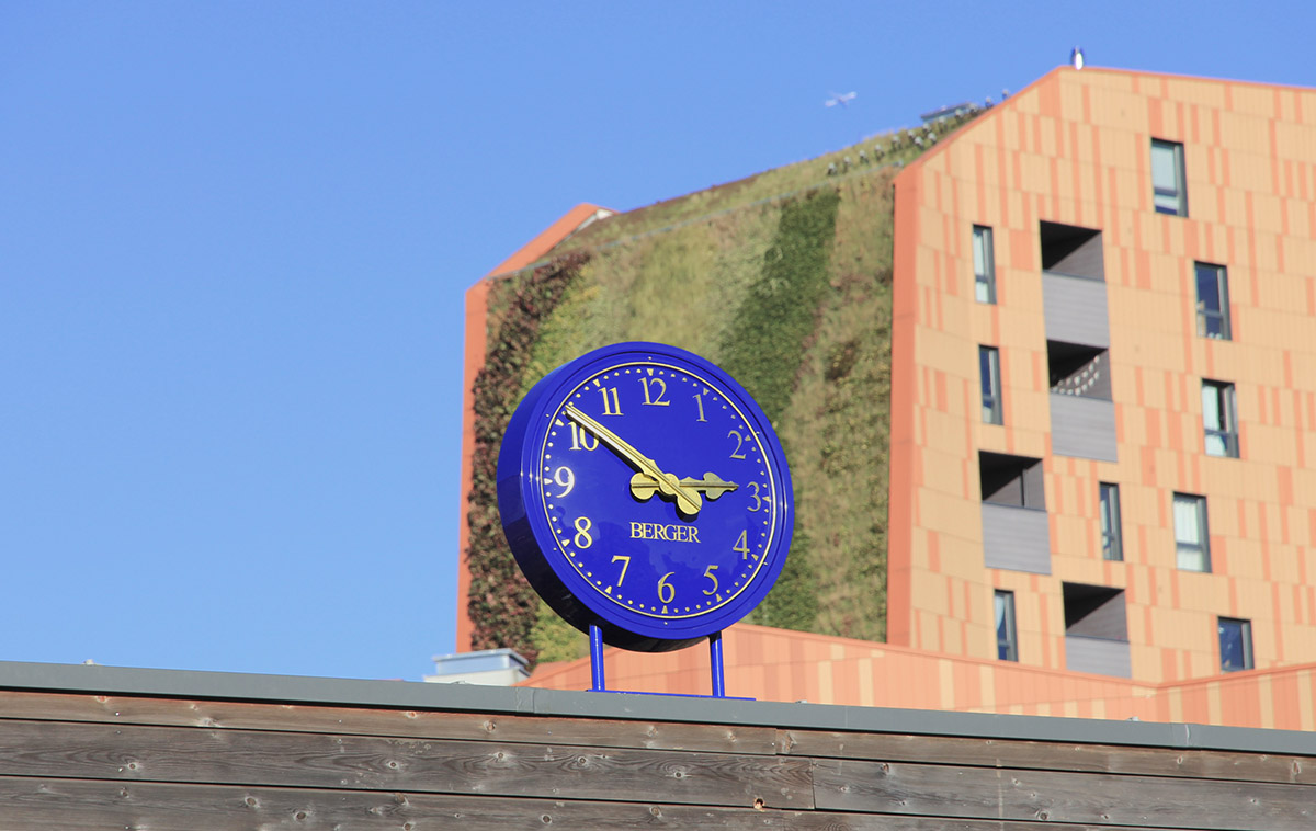 Bezel Clock