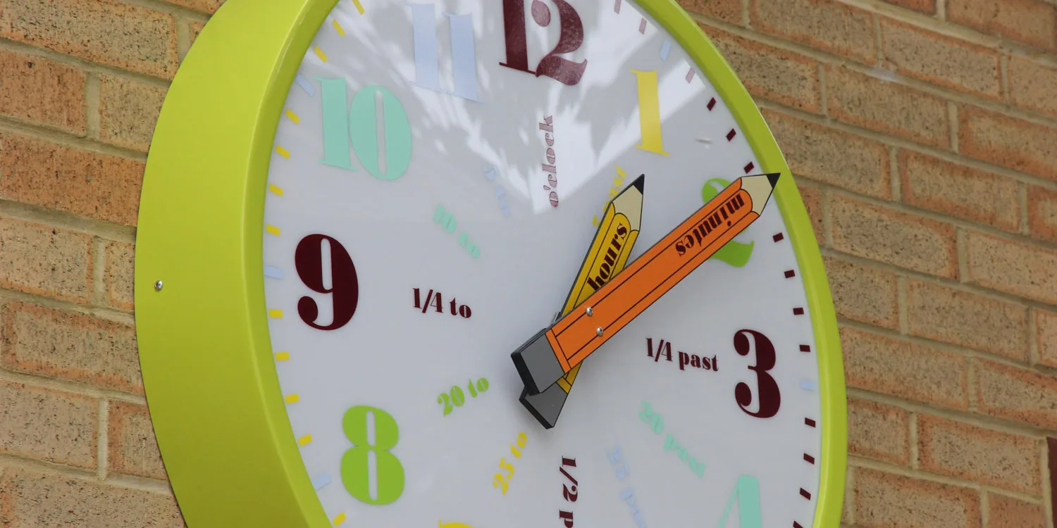 Outdoor Teaching Clock - Image 3