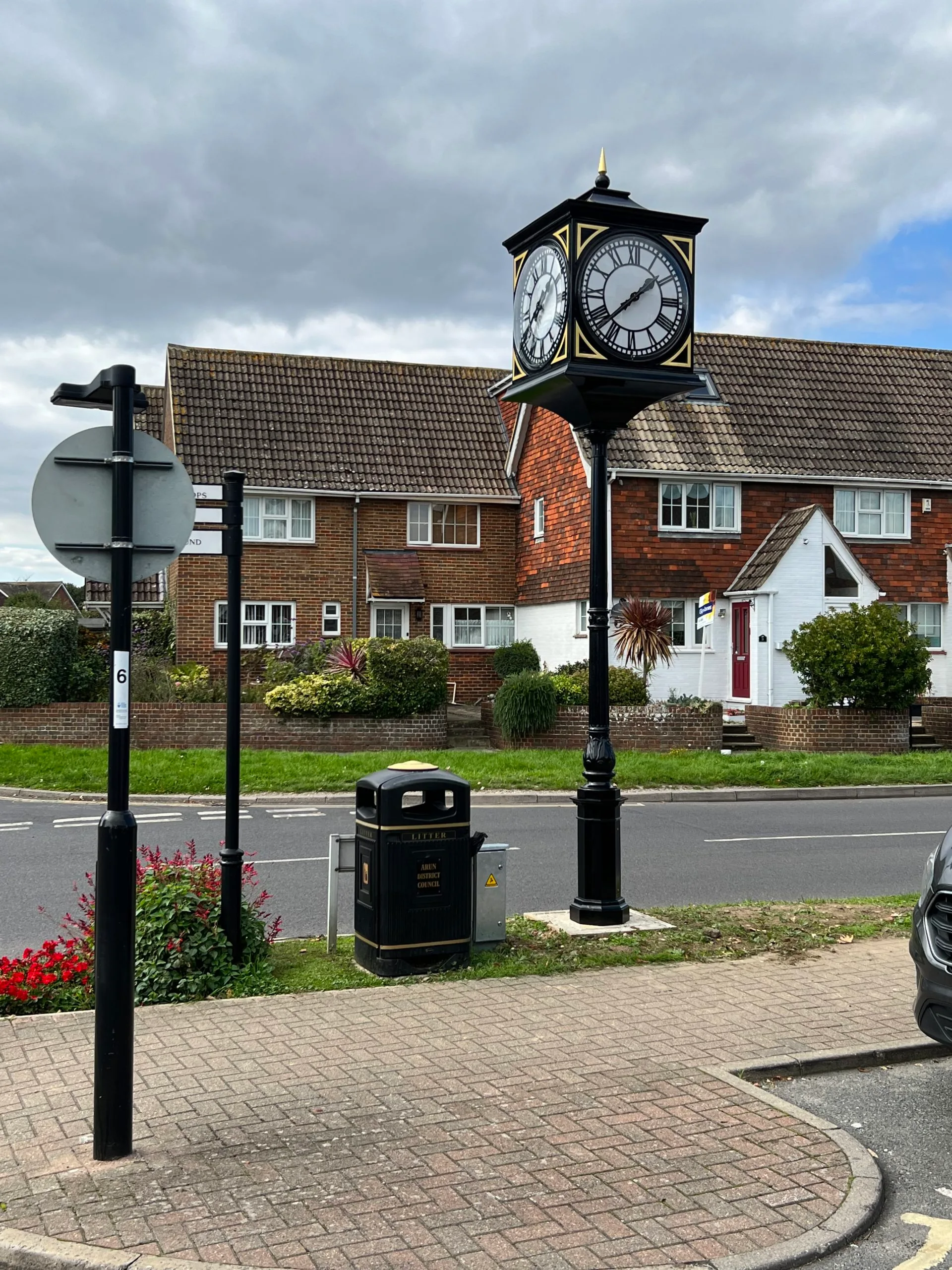 Four Sided Pillar Clock - Image 9