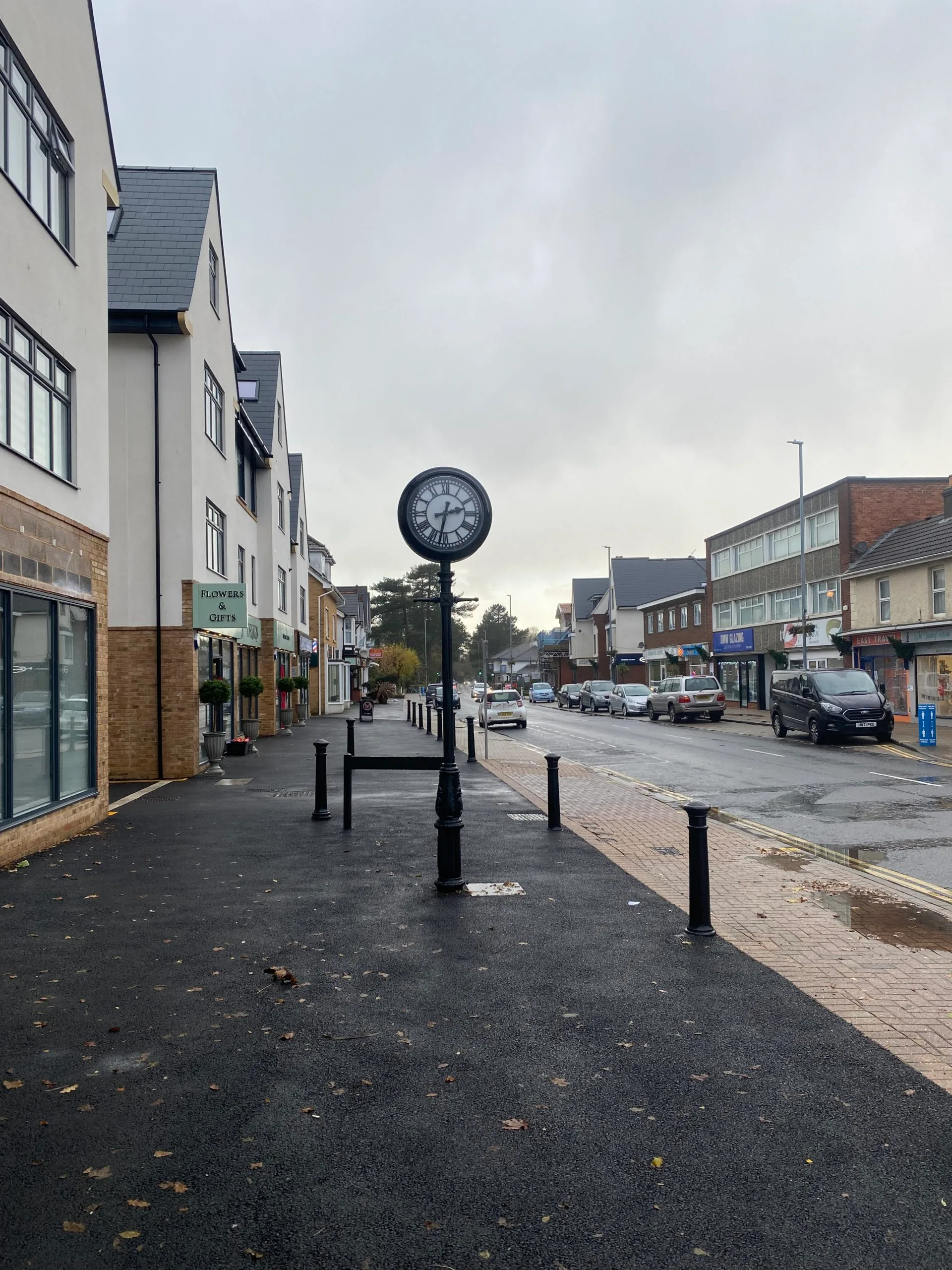 Two Sided Pillar Clock - Image 2